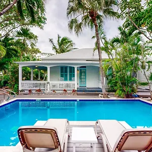 https://papas-hideaway.hotels-in-key-west.com