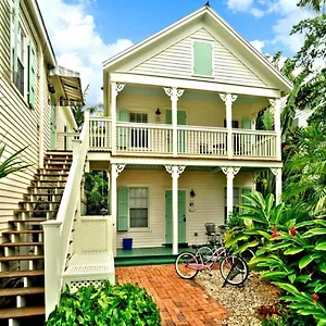 https://palm-gardens.hotels-in-key-west.com